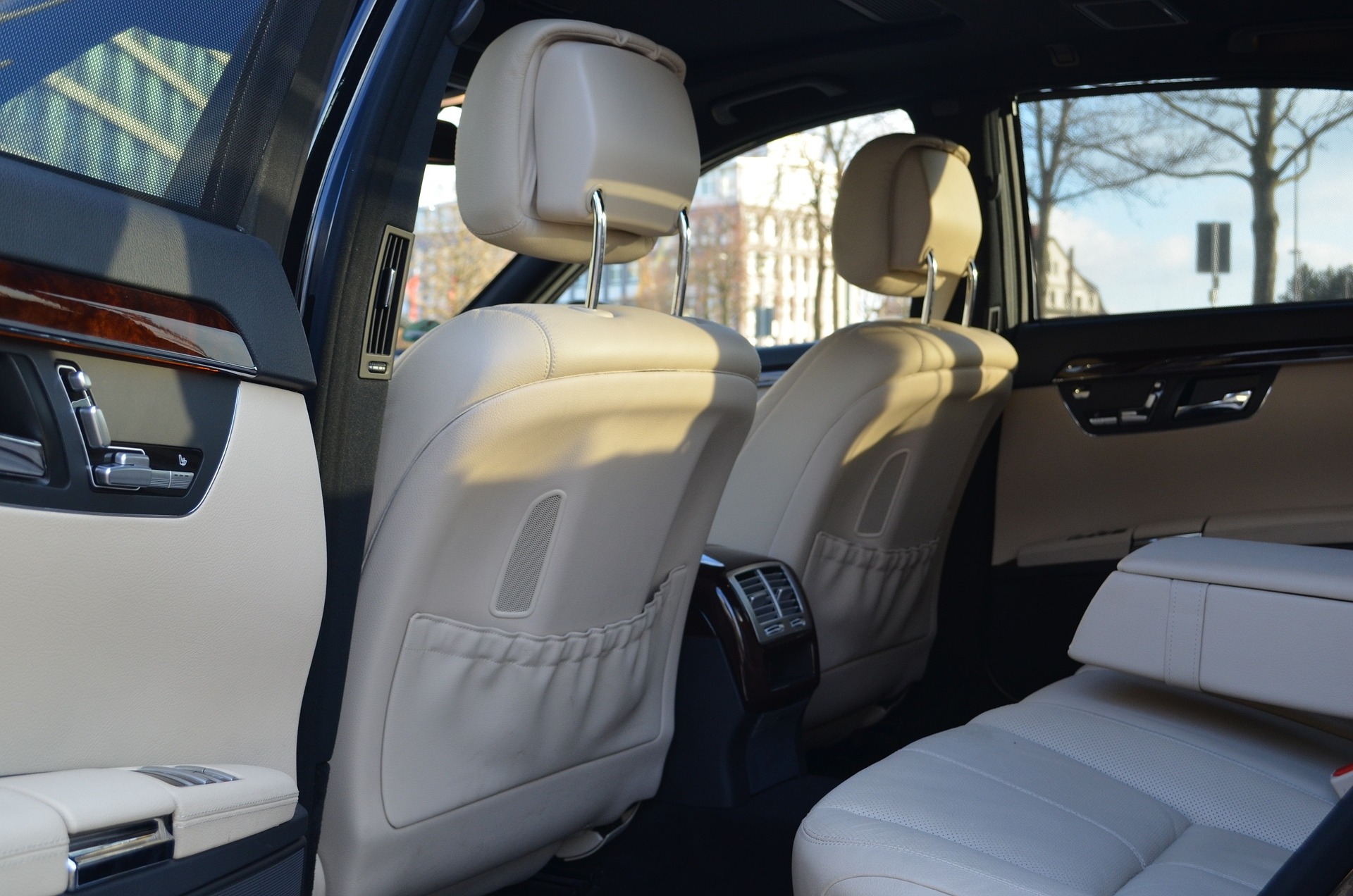 Nosotros - Executive Van Car